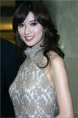 丰胸图明星,跟随图解，轻松拥有完美胸型