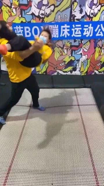 网红反击训练视频,揭秘网络暴力下的自我保护之道