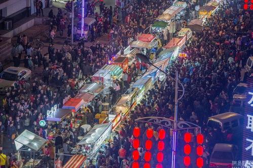 今日头条东北夜市开业,美食狂欢夜，尽享地道风味盛宴